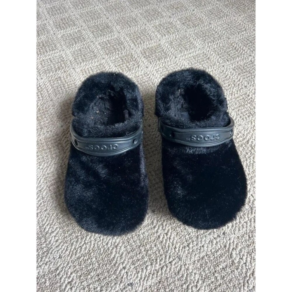 Black Fuzzy Crocs Classic Fur Sure Clogs Womens 6 / Mens 4